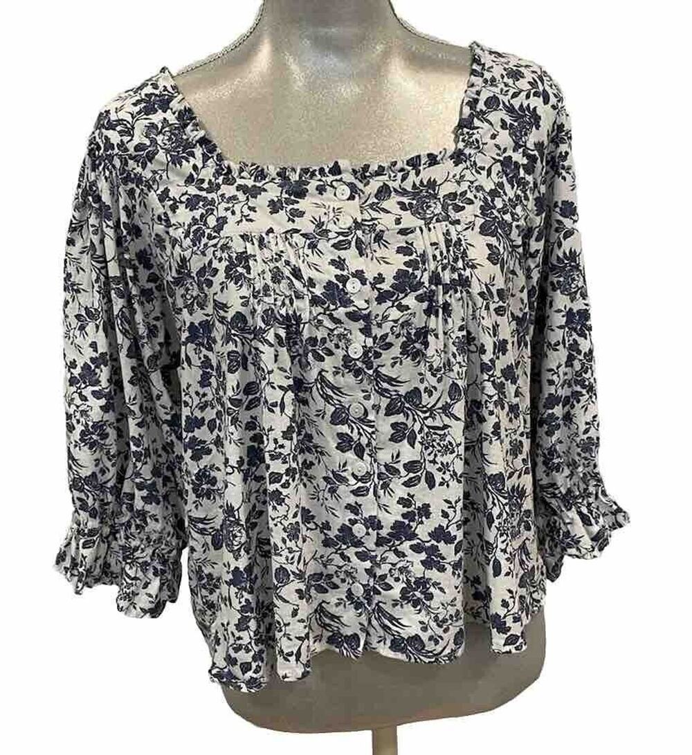 Cupcakes and Cashmere Size M Linen Blend Blouse Blue Floral Peasant Boho Pintuck